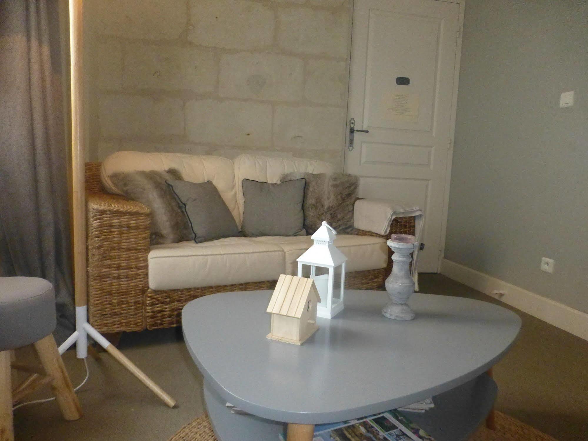 La Demeure Du Goupil Bed & Breakfast Brissac-Quince ภายนอก รูปภาพ