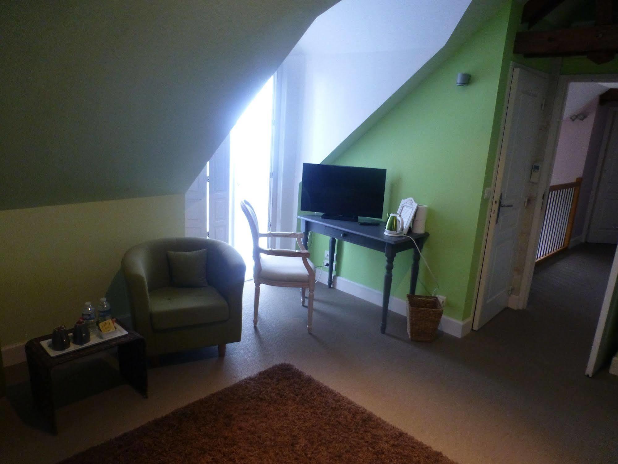 La Demeure Du Goupil Bed & Breakfast Brissac-Quince ภายนอก รูปภาพ